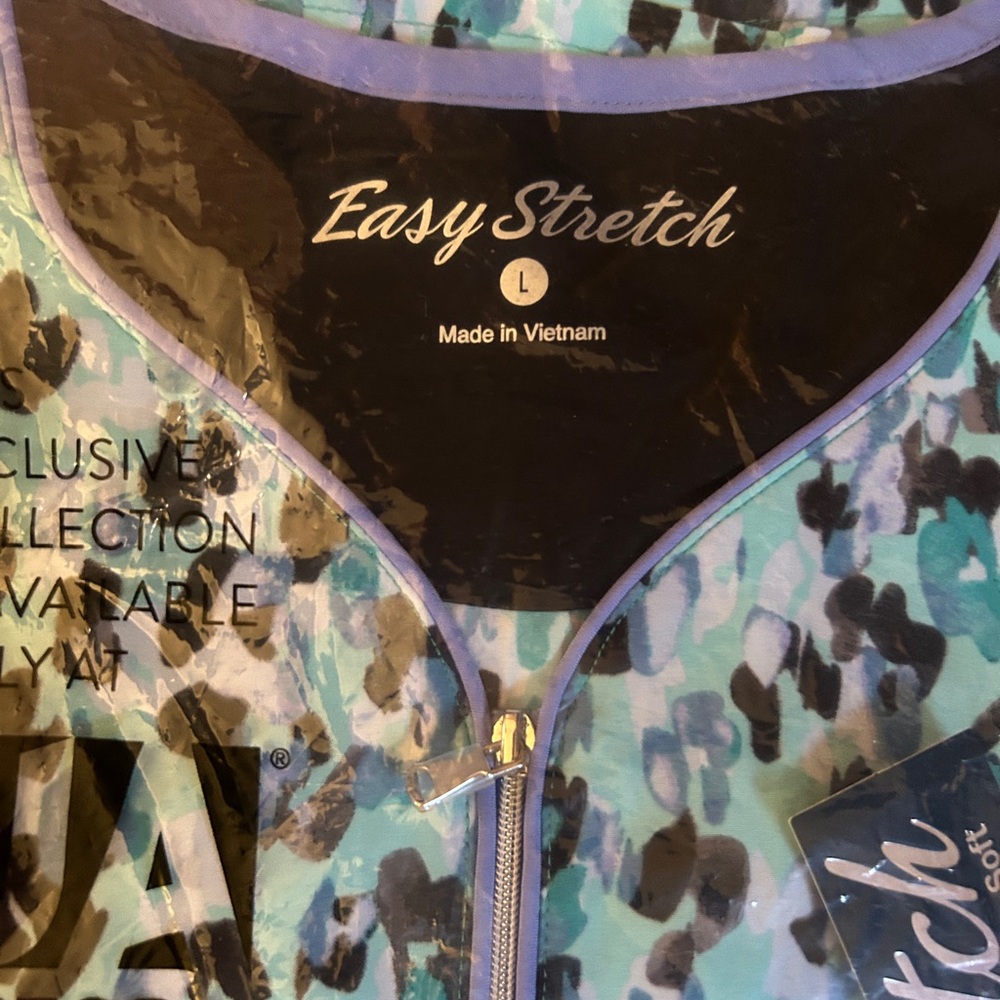 Uniform Advantage Easy Stretch Patterned Scrub Top - image 2